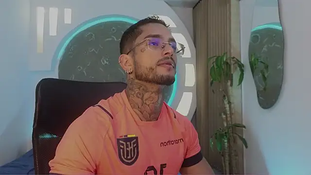 Snapshot of Alanrodgers chatting on 03-24-26, 11:32 Alanrodgers online show from 03-24-26, 11:32