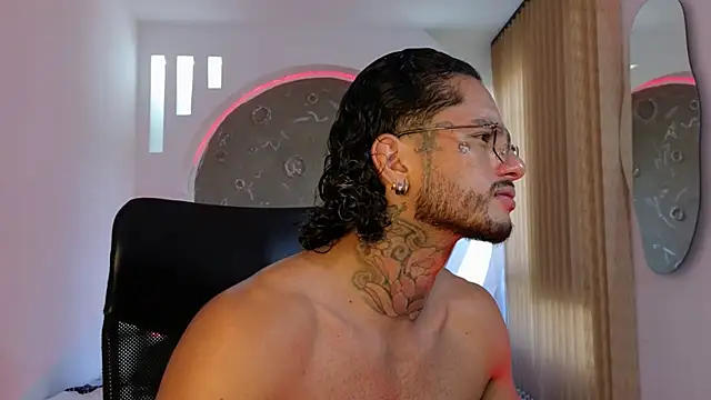 Snapshot of Alanrodgers chatting on 11-12-25, 01:15 Alanrodgers online show from 11-12-25, 01:15