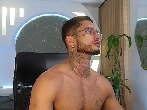 Snapshot of Alanrodgers chatting on 02-09-26, 12:58 Alanrodgers online show from 02-09-26, 12:58