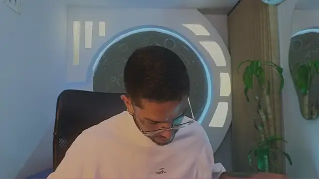 Snapshot of Alanrodgers chatting on 03-15-26, 11:28 Alanrodgers online show from 03-15-26, 11:28