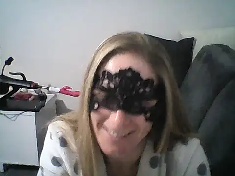 MelleEloa online show from 11-24-25, 10:21