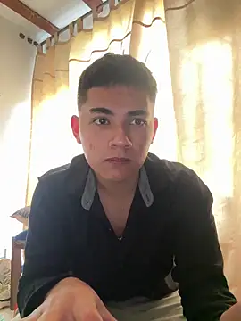 Snapshot of Santiagooo1233 chatting on 02-15-26, 10:20 Santiagooo1233 online show from 02-15-26, 10:20