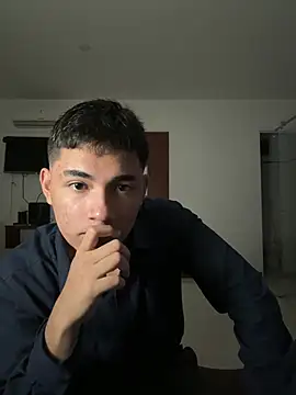 Snapshot of Santiagooo1233 chatting on 03-23-26, 06:35 Santiagooo1233 online show from 03-23-26, 06:35