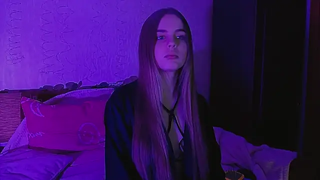 AlicaLOVEalisa777 online show from 12-17-25, 02:22