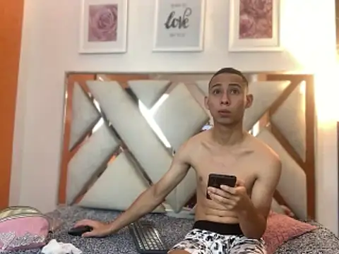 Antonella And Thiago online show from 02-24-26, 01:12