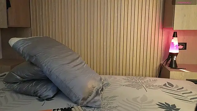 Snapshot of Danmaxwell_ chatting on 02-22-26, 02:19 Danmaxwell online show from 02-22-26, 02:19