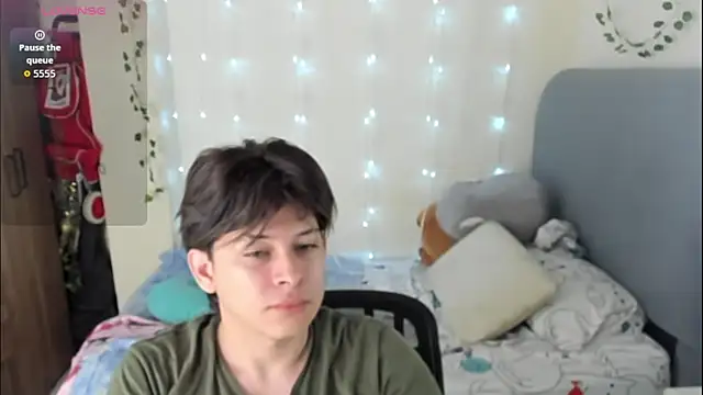 Felix kitty online show from 02-14-26, 12:49