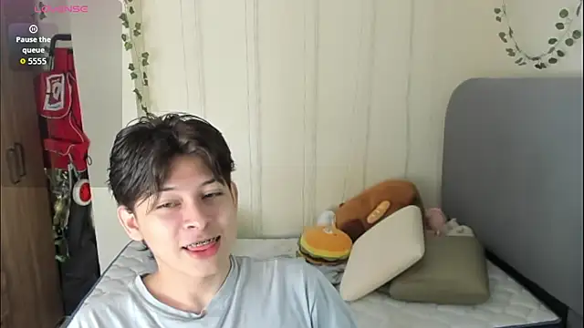 Felix kitty online show from 02-20-26, 06:54