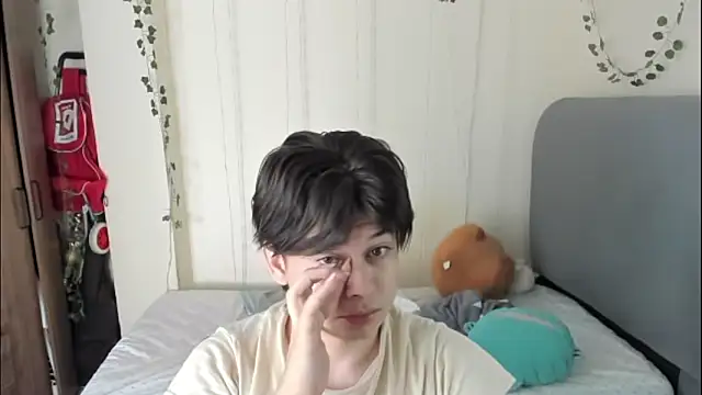 Felix kitty online show from 03-04-26, 07:10