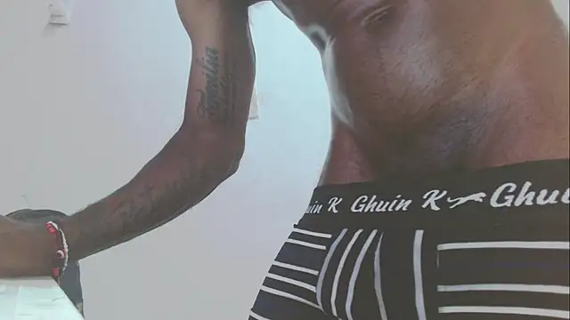 antonela-cris online show from 11-15-25, 02:37