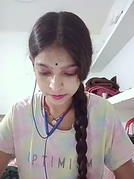 Snapshot of Mohnicute chatting on 05-25-26, 07:12 Mohnicute online show from 05-25-26, 07:12