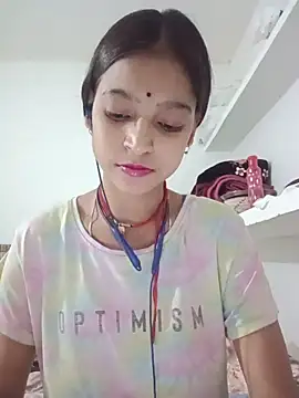 Snapshot of Mohnicute chatting on 05-19-26, 01:07 Mohnicute online show from 05-19-26, 01:07