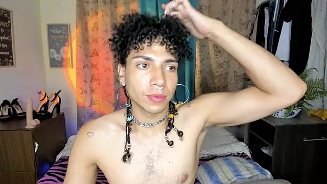 Snapshot of Angel_White25 chatting on 04-22-26, 12:28 Angel White25 online show from 04-22-26, 12:28