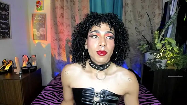 Snapshot of Angel_White25 chatting on 05-08-26, 12:36 Angel White25 online show from 05-08-26, 12:36