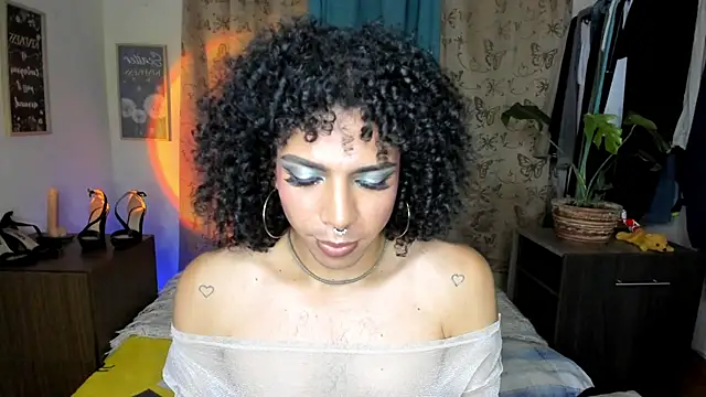 Snapshot of Angel_White25 chatting on 04-28-26, 02:27 Angel White25 online show from 04-28-26, 02:27