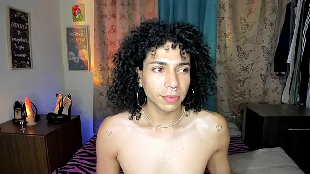 Snapshot of Angel_White25 chatting on 05-12-26, 06:32 Angel White25 online show from 05-12-26, 06:32