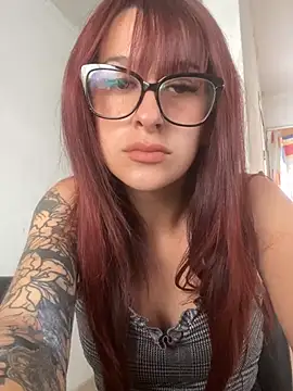 Snapshot of Taurina0105 chatting on 02-20-26, 02:19 Taurina0105 online show from 02-20-26, 02:19