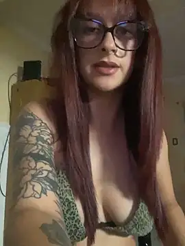 Snapshot of Taurina0105 chatting on 11-26-25, 04:12 Taurina0105 online show from 11-26-25, 04:12