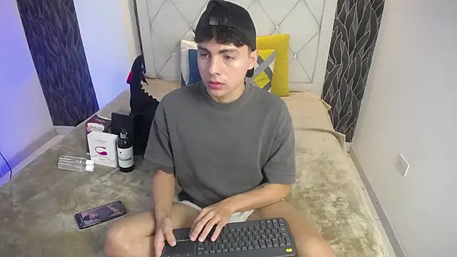 Samu FoXXX online show from 12-05-25, 08:17