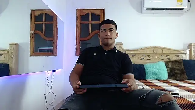 mathews    online show from 11-30-25, 02:56