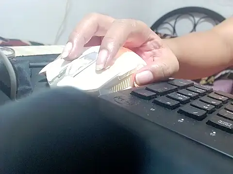 SKINNYMONSTERCOCK online show from 11-26-25, 12:32