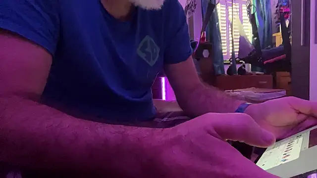 Snapshot of LeatherSdaddy chatting on 04-02-26, 07:59 LeatherSdaddy online show from 04-02-26, 07:59