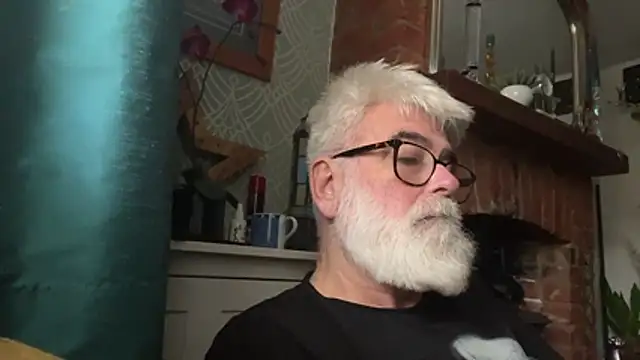 LeatherSdaddy online show from 11-29-25, 10:04