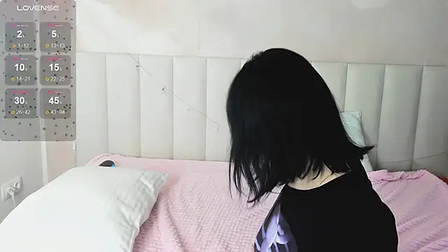 Lina Moony online show from 01-11-26, 02:07