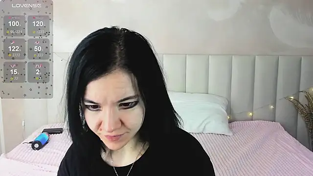 Lina Moony online show from 01-13-26, 02:15