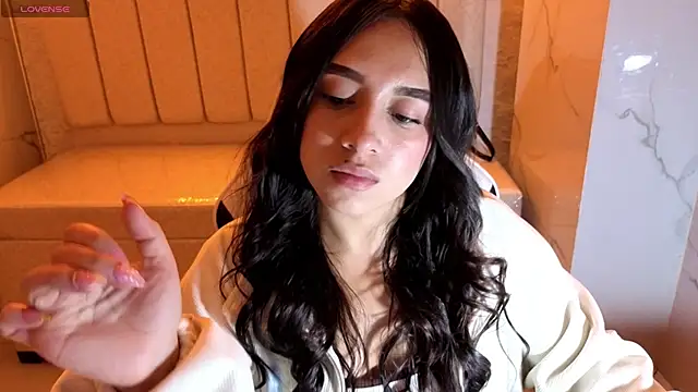 Juliana Tx online show from 11-20-25, 02:56