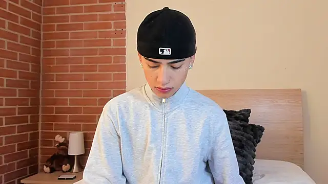 Snapshot of ThiagoDV chatting on 07-19-26, 04:15 ThiagoDV online show from 07-19-26, 04:15