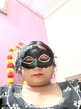 meera hotty online show from 11-13-25, 06:17