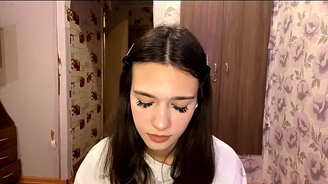 EunHendericks online show from 11-15-25, 01:26