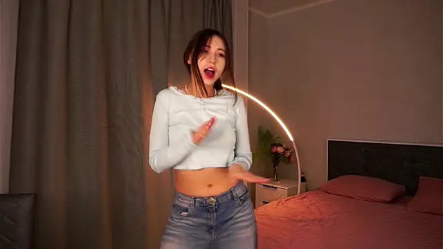 Snapshot of NanceeWestaway chatting on 11-19-25, 03:45 NanceeWestaway online show from 11-19-25, 03:45