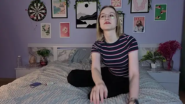 Snapshot of blossomguilt chatting on 11-13-25, 11:25 blossomguilt online show from 11-13-25, 11:25