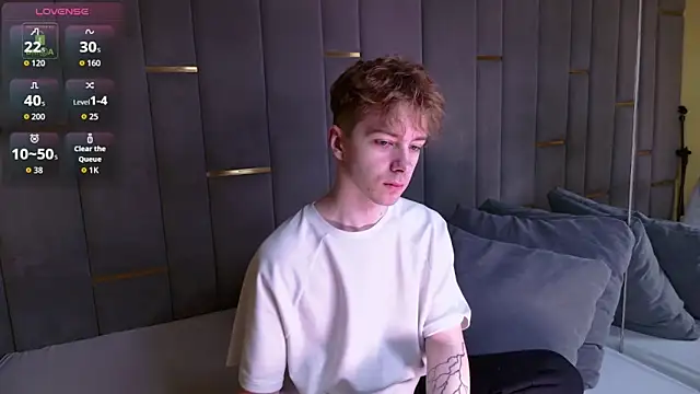 Paul Holt online show from 11-26-25, 08:20