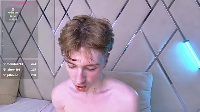 Paul Holt online show from 12-23-25, 08:46