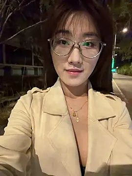 GG-BONG1 online show from 05-05-26, 03:15