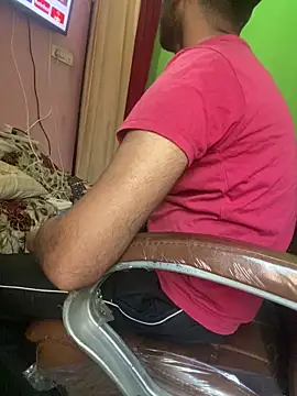 hotyyyyjonny online show from 05-11-26, 04:03