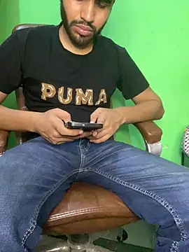 hotyyyyjonny online show from 06-19-26, 04:02