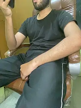 hotyyyyjonny online show from 04-13-26, 02:37