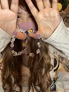 Snapshot of oxLILxMELOxo chatting on 11-18-25, 01:03 oxLILxMELOxo online show from 11-18-25, 01:03