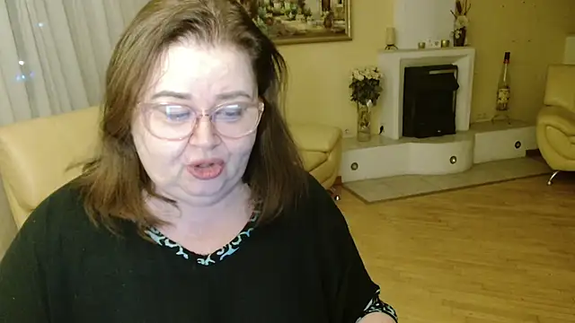 Natali-Gucci online show from 11-30-25, 09:26