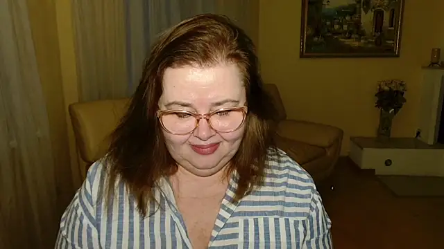 Natali-Gucci online show from 12-19-25, 01:02