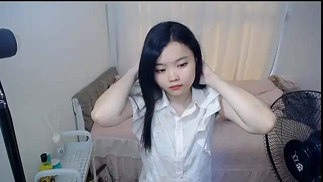 Snapshot of Shaurk chatting on 04-26-26, 02:20 Shaurk online show from 04-26-26, 02:20