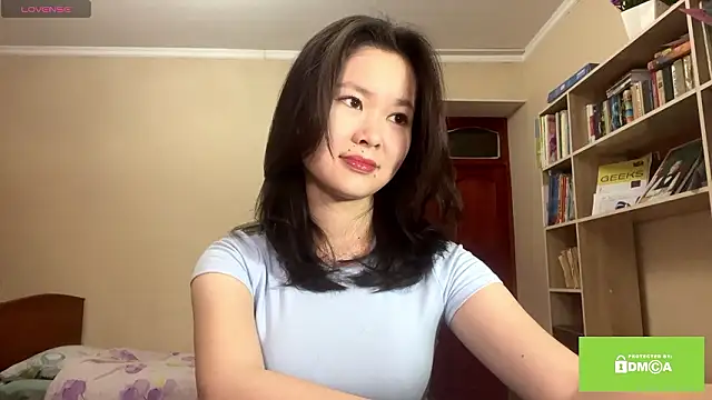 Snapshot of HuldaKye chatting on 02-10-26, 12:15 HuldaKye online show from 02-10-26, 12:15