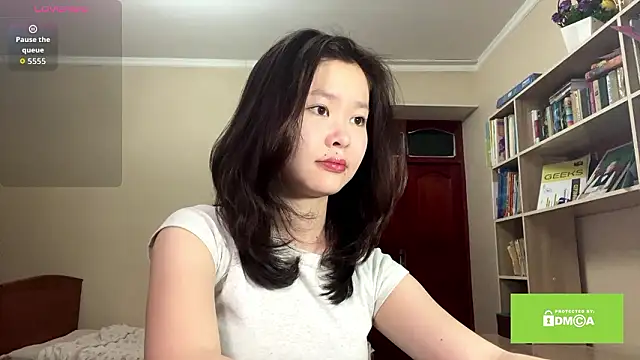 Snapshot of HuldaKye chatting on 02-26-26, 12:05 HuldaKye online show from 02-26-26, 12:05