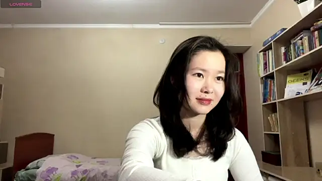 Snapshot of HuldaKye chatting on 02-02-26, 12:37 HuldaKye online show from 02-02-26, 12:37