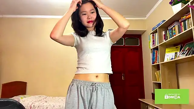 Snapshot of HuldaKye chatting on 02-19-26, 12:13 HuldaKye online show from 02-19-26, 12:13