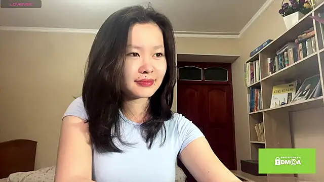 Snapshot of HuldaKye chatting on 03-03-26, 12:12 HuldaKye online show from 03-03-26, 12:12